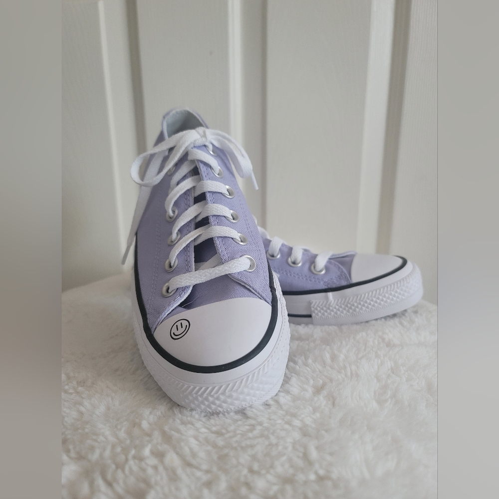 Brand New Custom Lilac Converse *please note sizing*